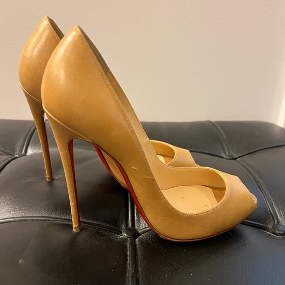 Christian Louboutin Nude Peep Toe 120 - Picture 3 of 5